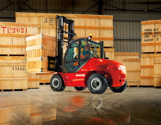 Вилочный погрузчик Manitou для работ на складе
