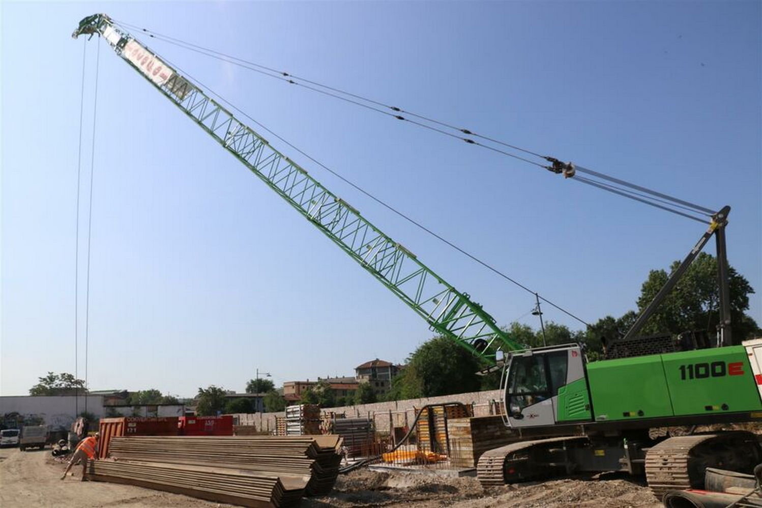 crane-crawler_1100e_003