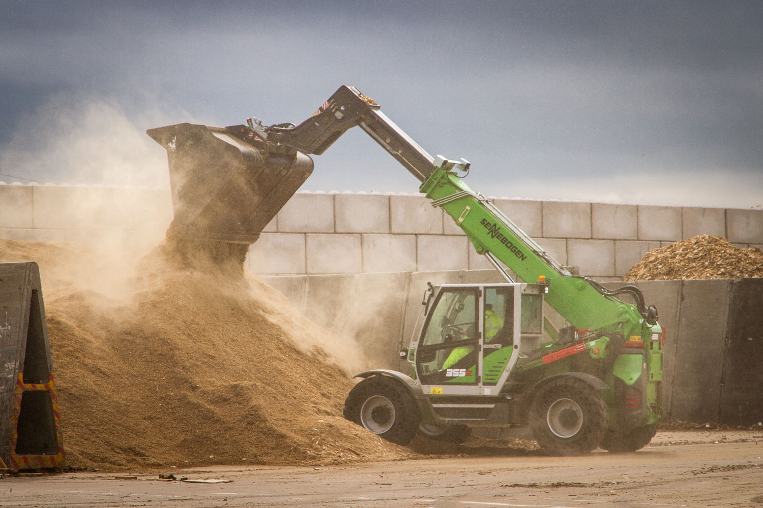 telehandler-355e_09